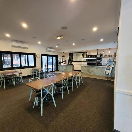 Palm And Pawn Motor Inn ウォガウォガ エクステリア 写真